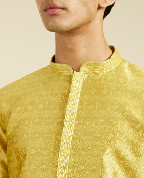 alt message - Diwas Men Mehndi Green Star Self Patterned Kurta image number 1