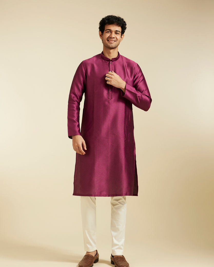 alt message - Diwas Men Wine Red Chevron Patterned Kurta image number 2