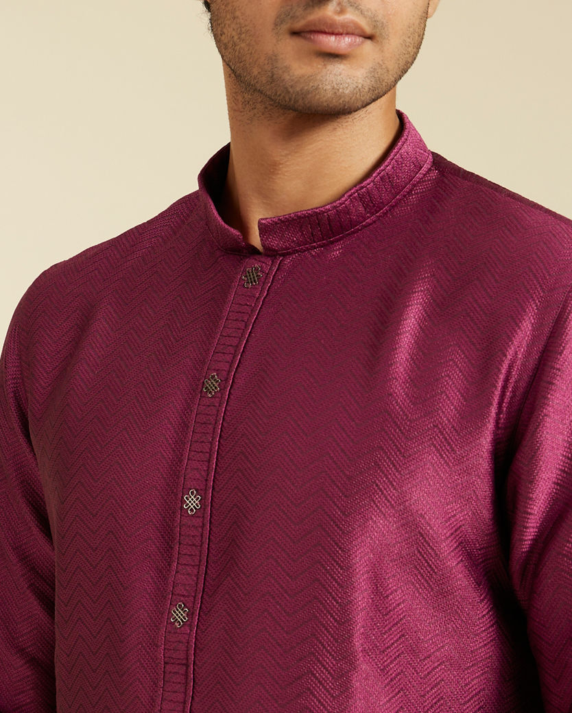 alt message - Diwas Men Wine Red Chevron Patterned Kurta image number 1