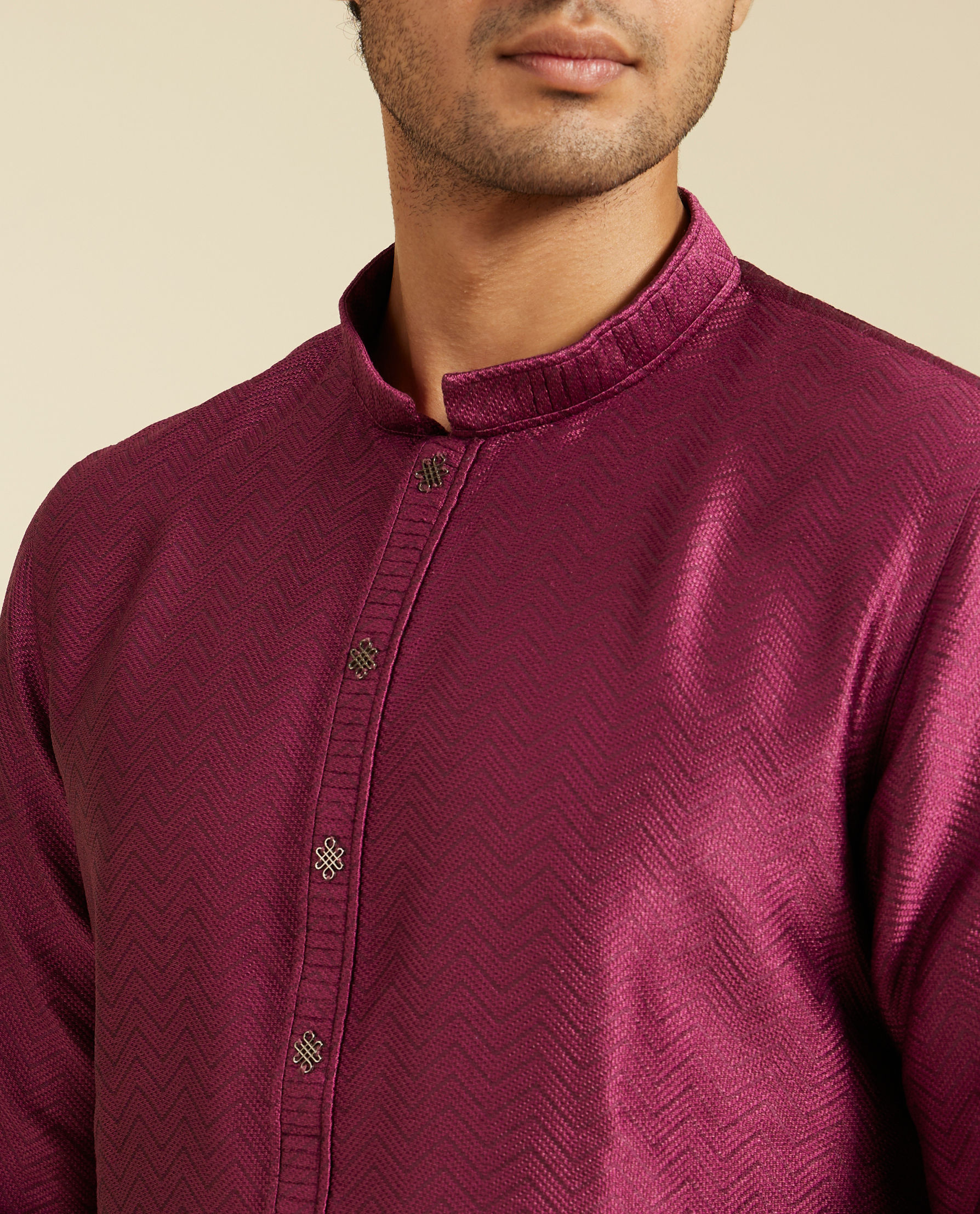 alt message - Diwas Men Wine Red Chevron Patterned Kurta image number 1