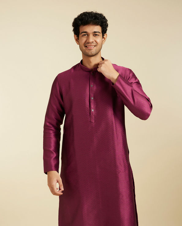 alt message - Diwas Men Wine Red Chevron Patterned Kurta image number 0