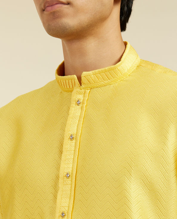 alt message - Diwas Men Buttercup Yellow Chevron Patterned Kurta image number 1