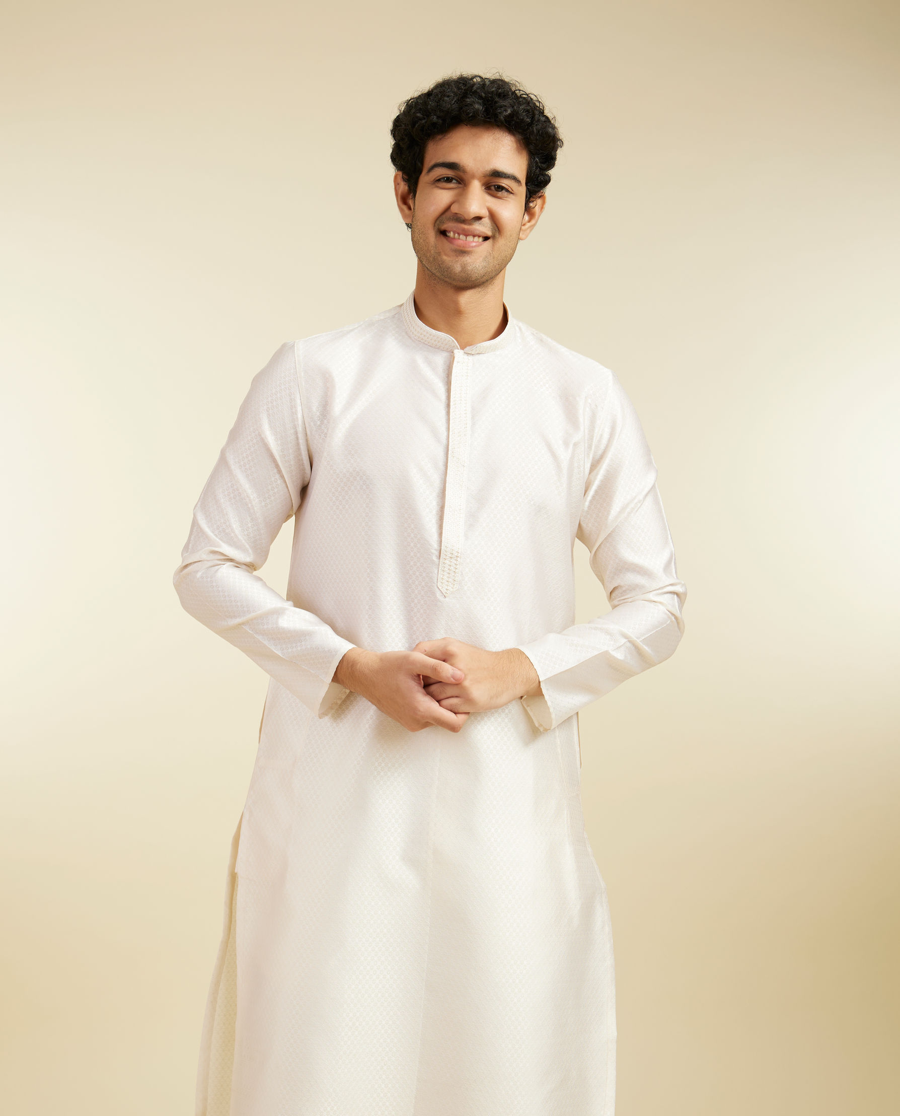 alt message - Diwas Men Cream Lattice Kurta with Sequin Work image number 0