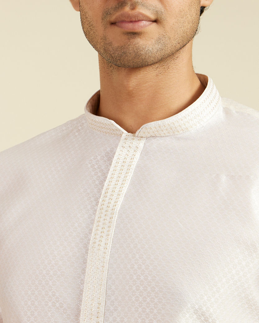 Diwas Men Cream White Lattice Patterned Kurta with Sequin Work