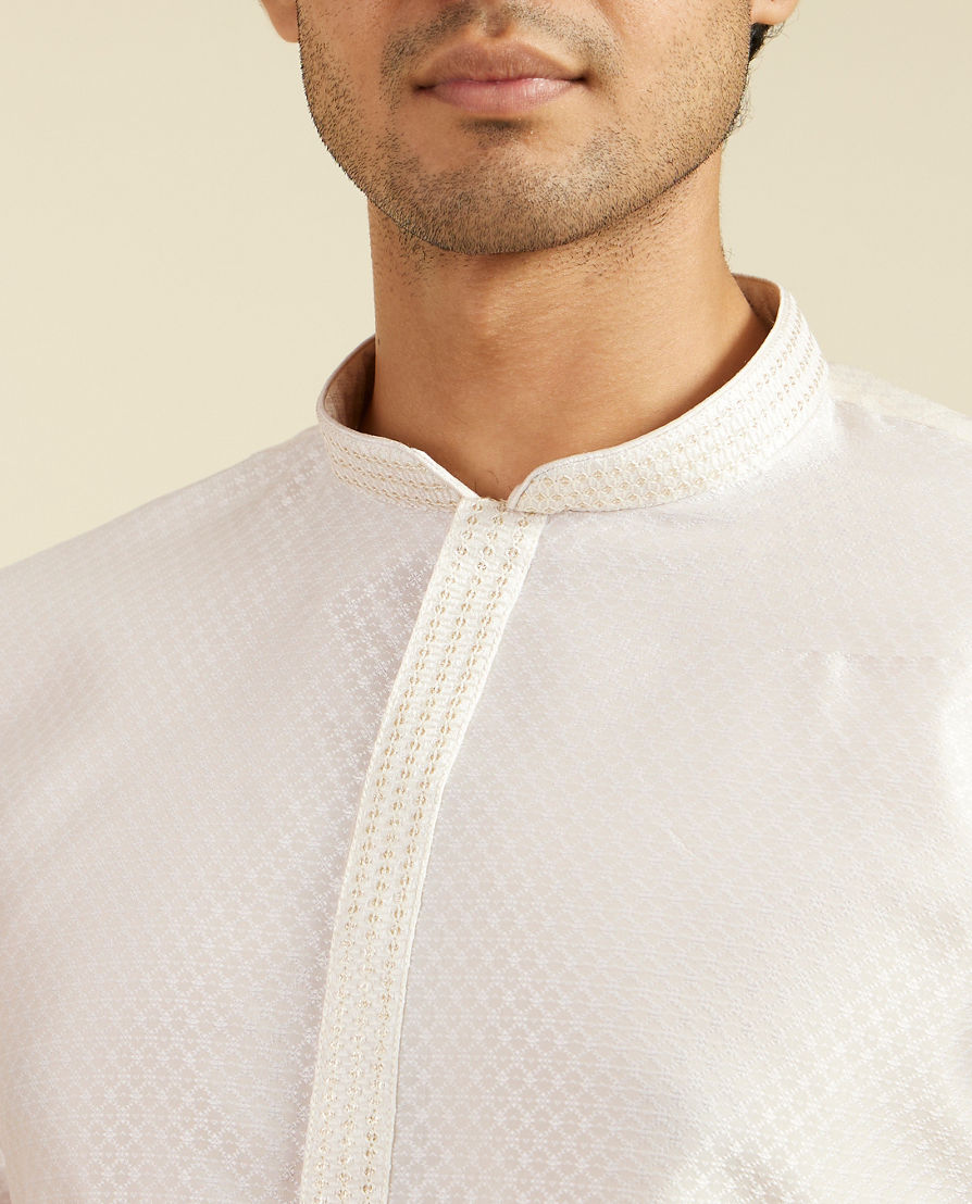 Diwas Men Cream White Lattice Patterned Kurta with Sequin Work