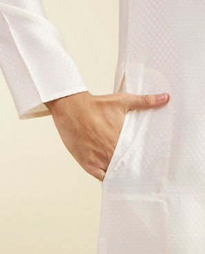 Diwas Men Cream White Lattice Patterned Kurta with Sequin Work