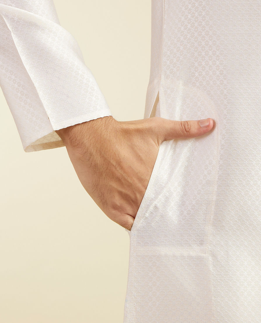 Diwas Men Cream White Lattice Patterned Kurta with Sequin Work