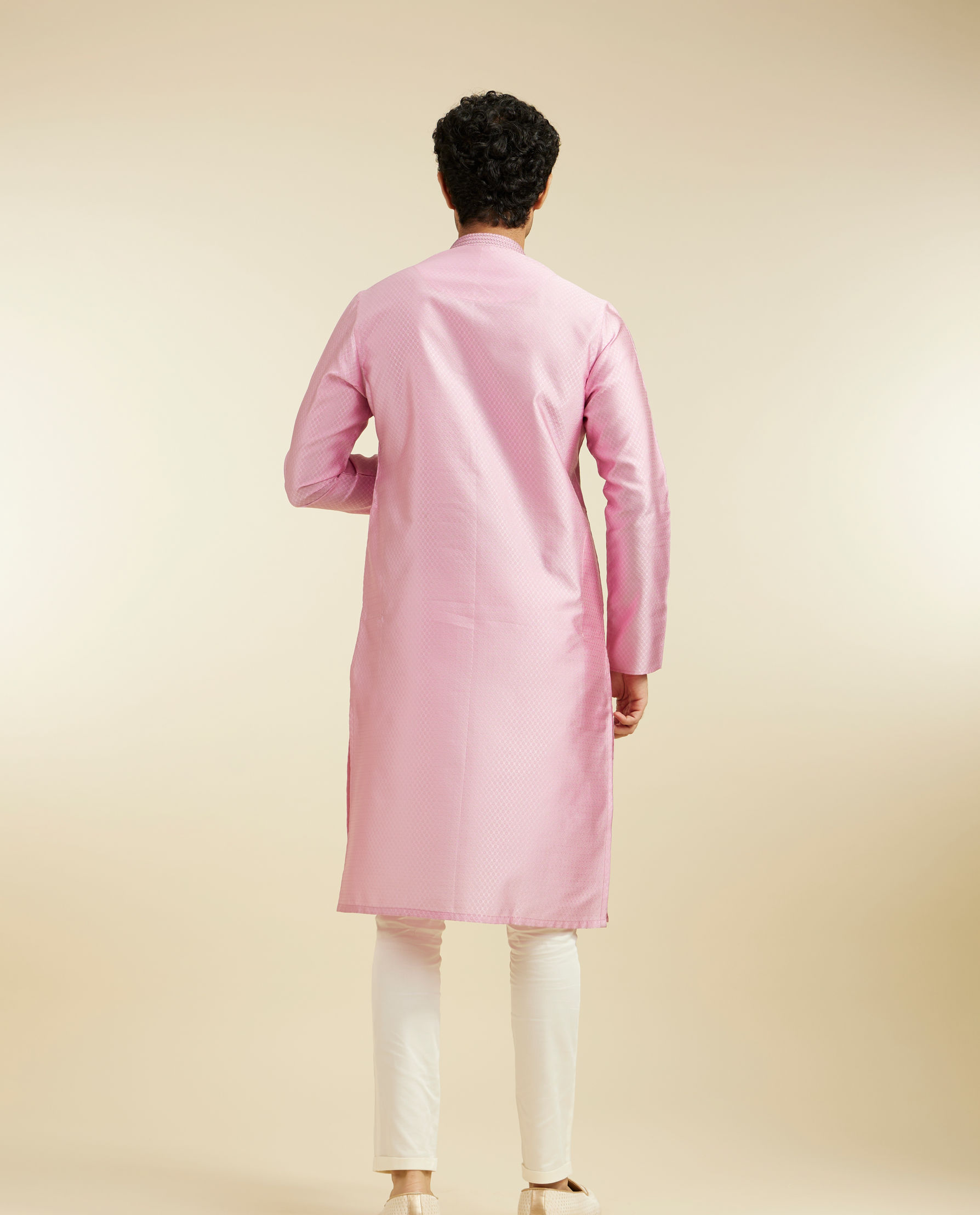 alt message - Diwas Men Bubblegum Pink Lattice Kurta with Sequin Work image number 4