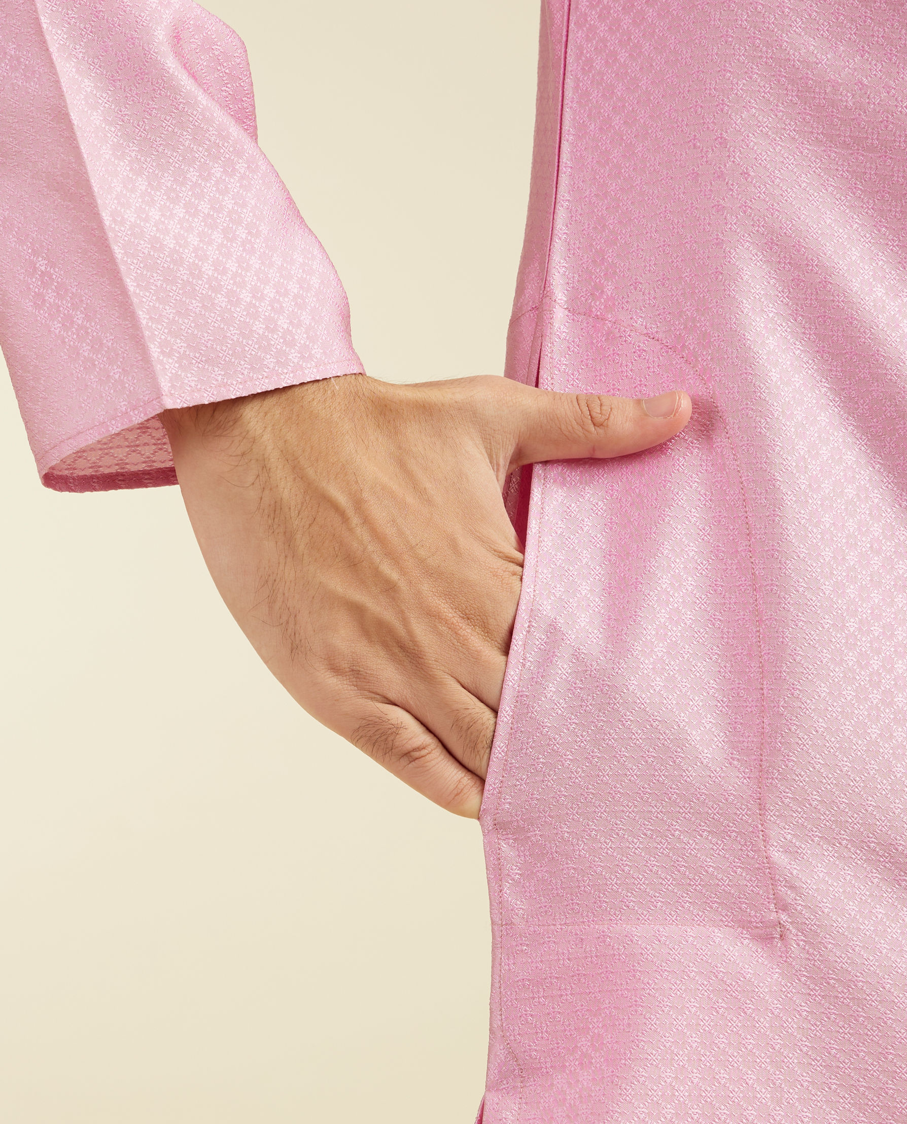 alt message - Diwas Men Bubblegum Pink Lattice Kurta with Sequin Work image number 3