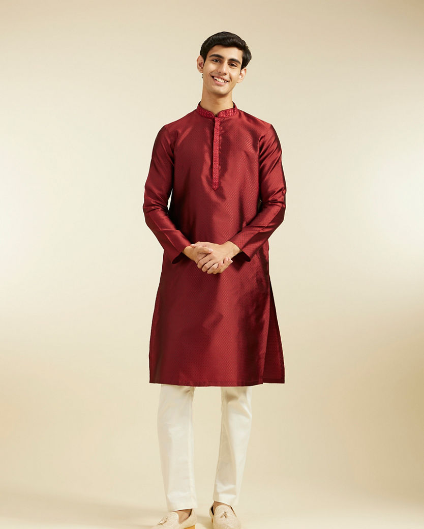 Diwas Men Maroon Red Lattice Patterned Kurta with Embroidered Neckline