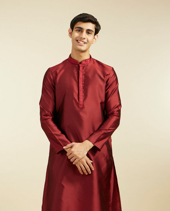 alt message - Diwas Men Maroon Lattice Kurta with Embroidered Neckline image number 0