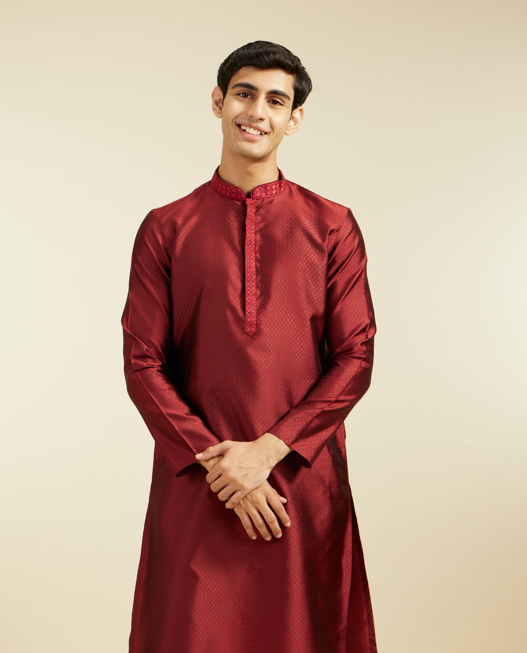 Diwas Men Maroon Red Lattice Patterned Kurta with Embroidered Neckline