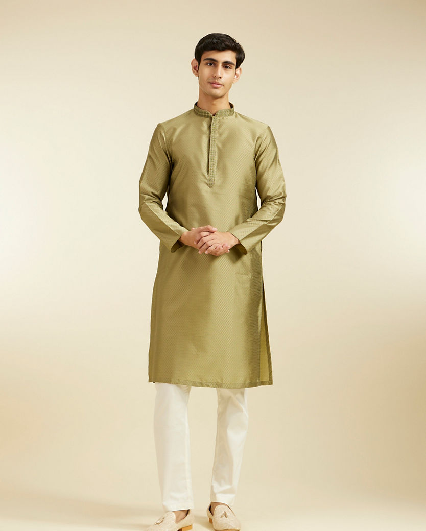 Diwas Men Olive Green Lattice Patterned Kurta with Embroidered Neckline