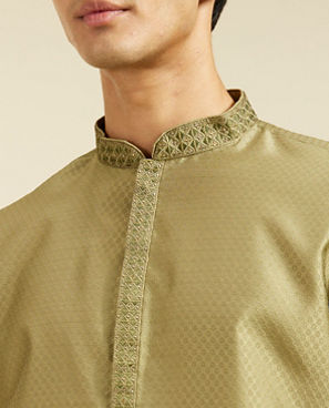 Diwas Men Olive Green Lattice Patterned Kurta with Embroidered Neckline