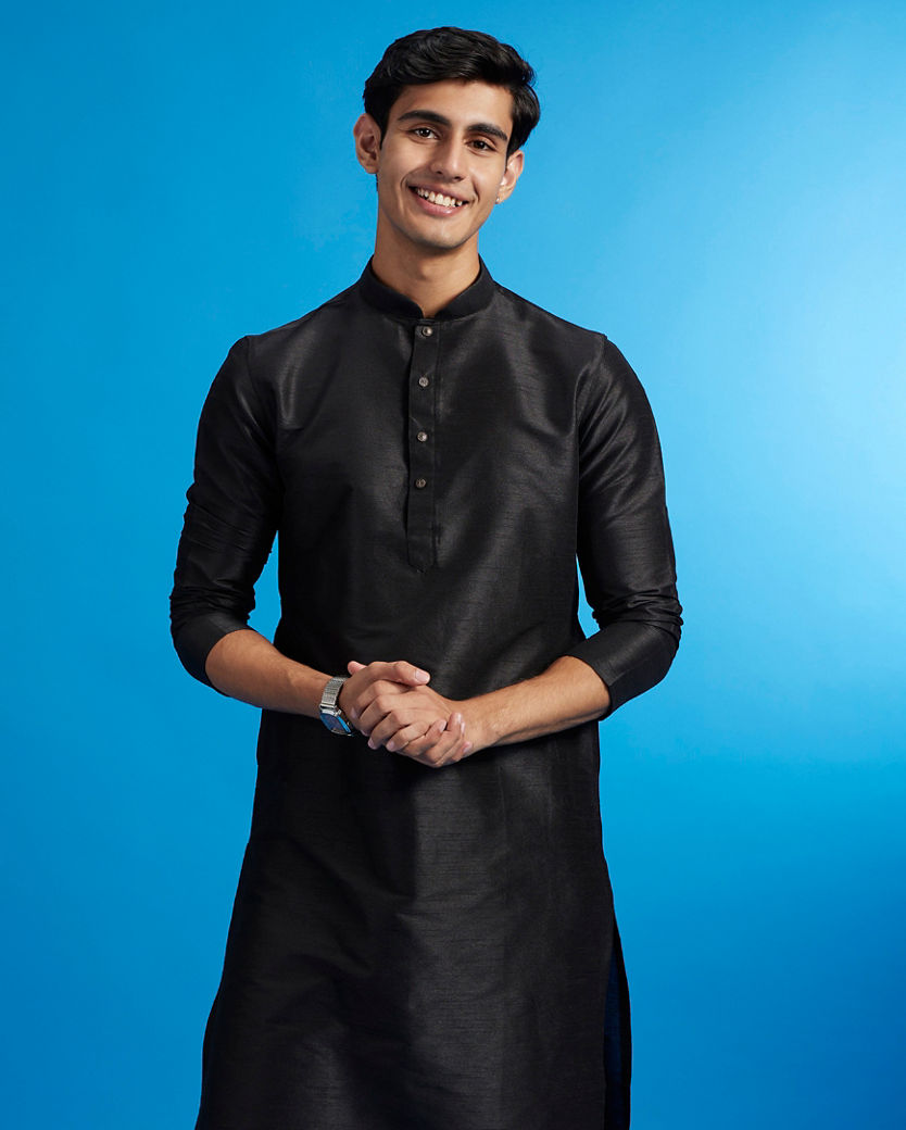 alt message - Diwas Men Midnight Black Plain Classic Kurta image number 0