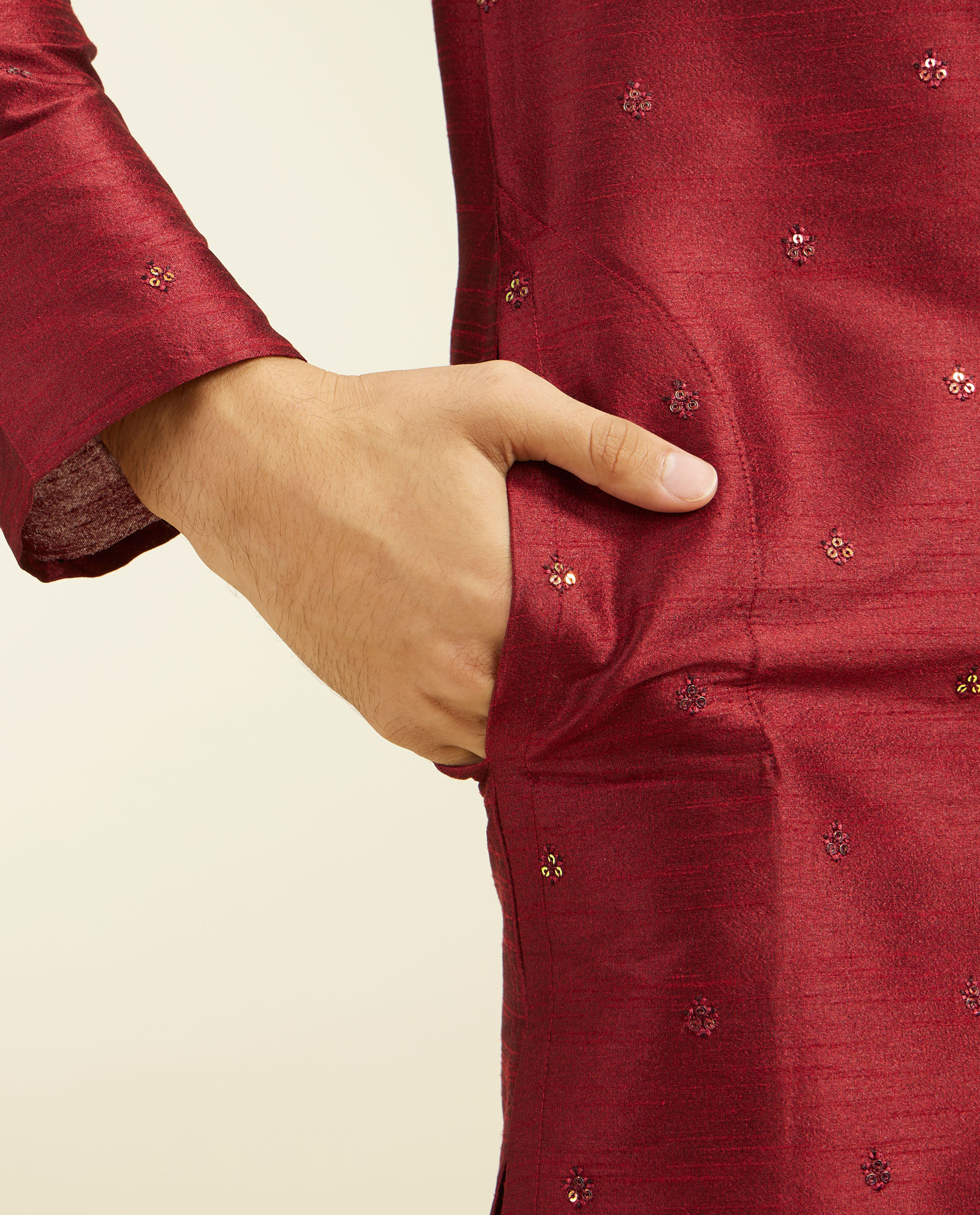 alt message - Diwas Men Maroon Red Buta Kurta with Sequin Work image number 3