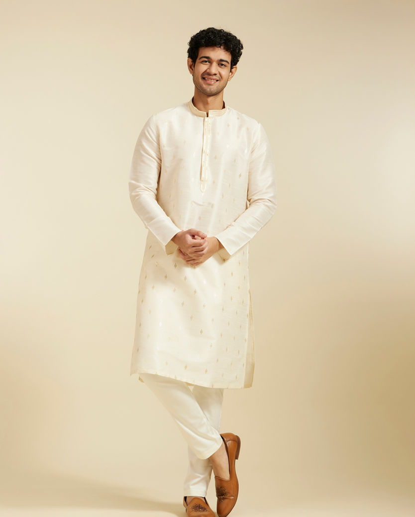 Diwas Men Cream White Buta Patterned Kurta with Sequinned Neckline