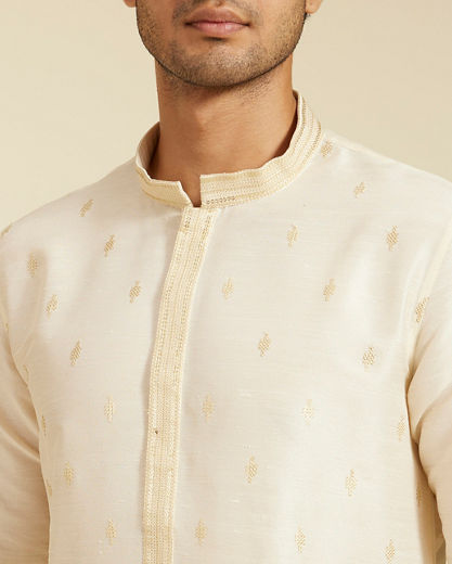Diwas Men Cream White Buta Patterned Kurta with Sequinned Neckline