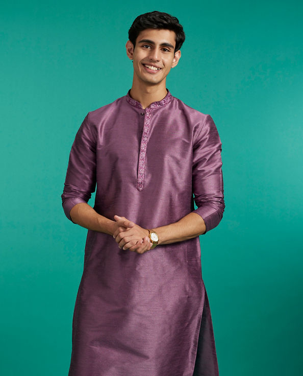 Diwas Men Lilac Shadow Plain Kurta with Embroidered Neckline