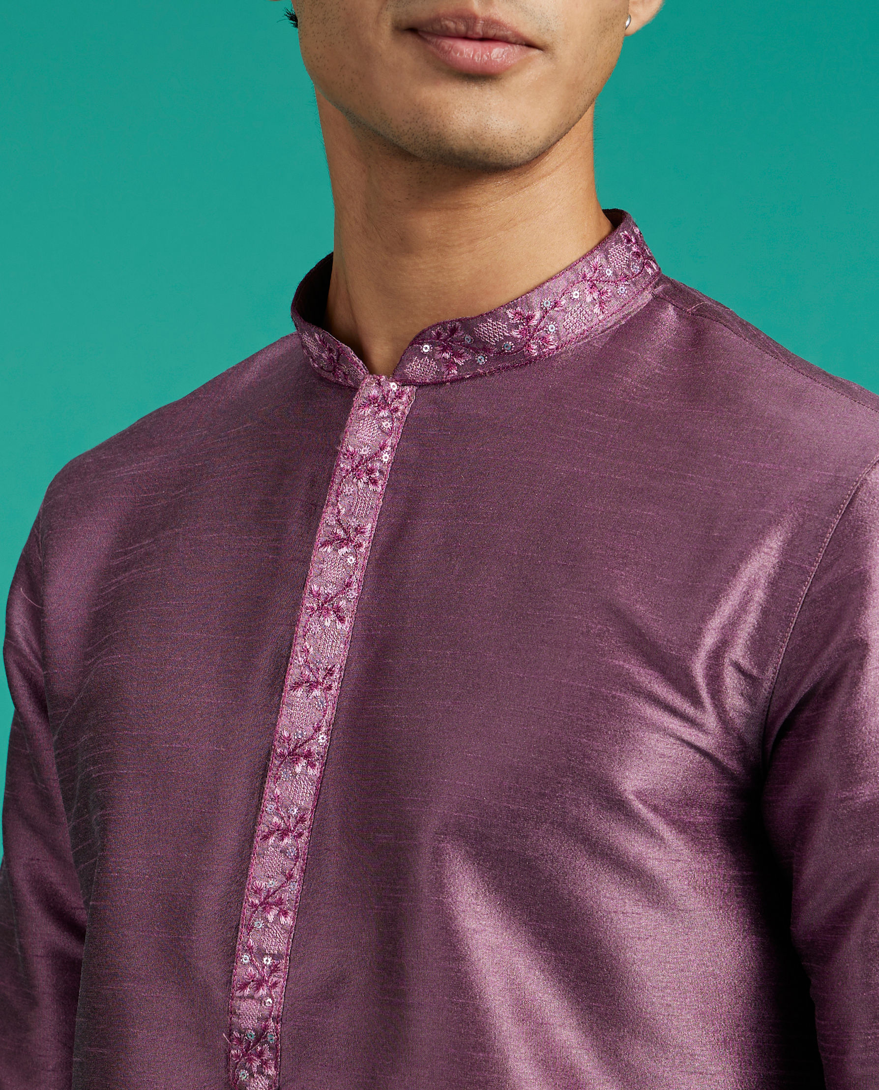 Diwas Men Lilac Shadow Plain Kurta with Embroidered Neckline