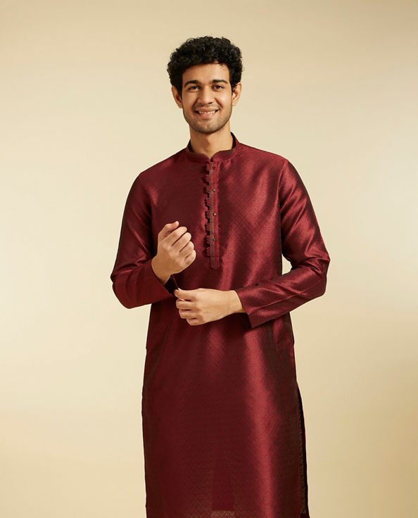 alt message - Diwas Men Maroon Red Grid Patterned Kurta image number 0