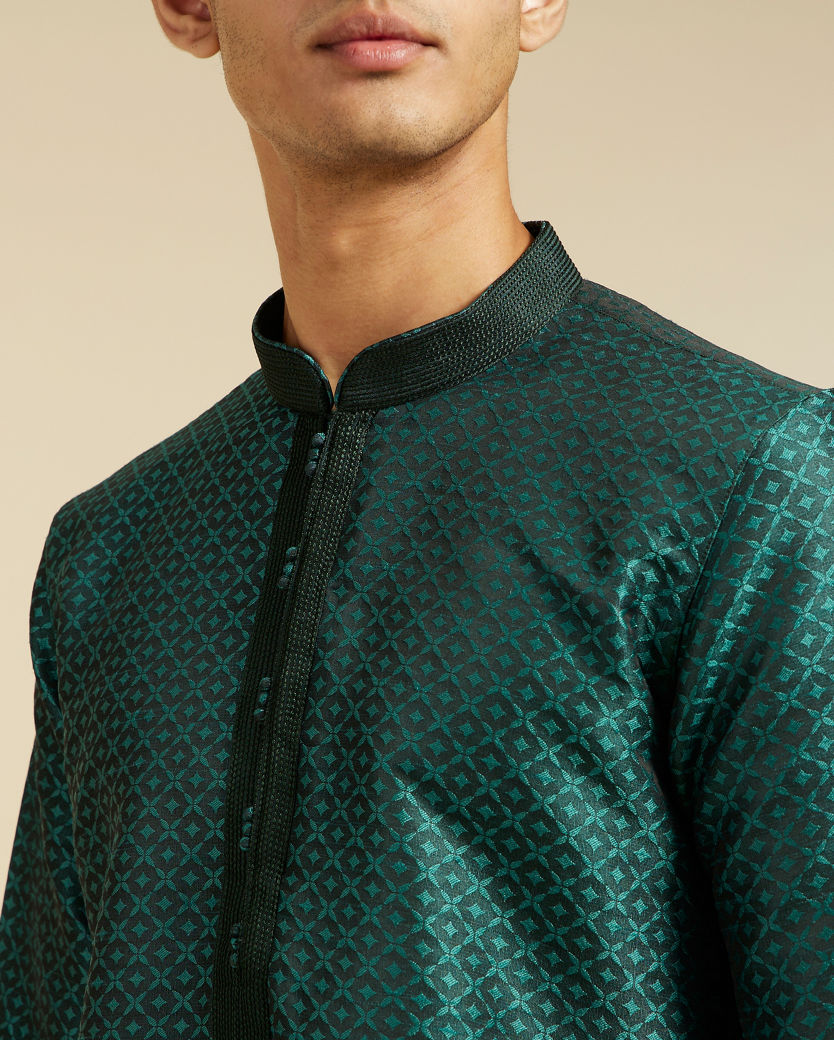 alt message - Diwas Men Bottle Green Lattice Patterned Kurta image number 1