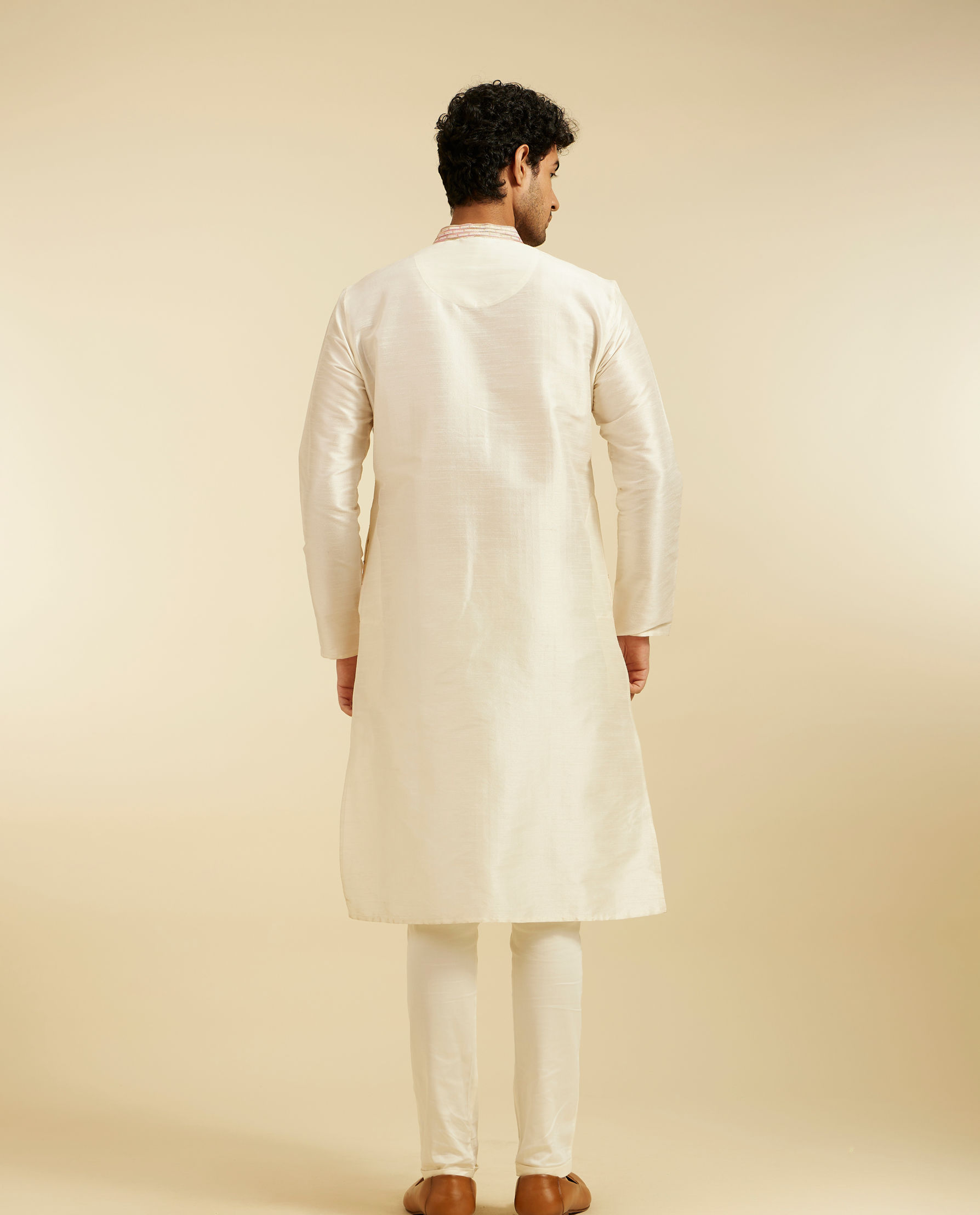 Diwas Men Warm White Linear Patterned Kurta with Sequin Work