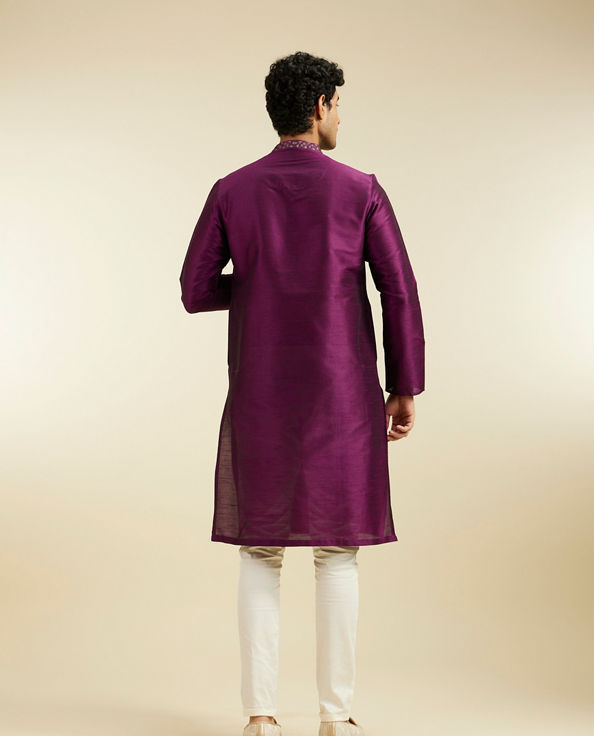 alt message - Diwas Men Royal Purple Sequin Embellished Kurta image number 4