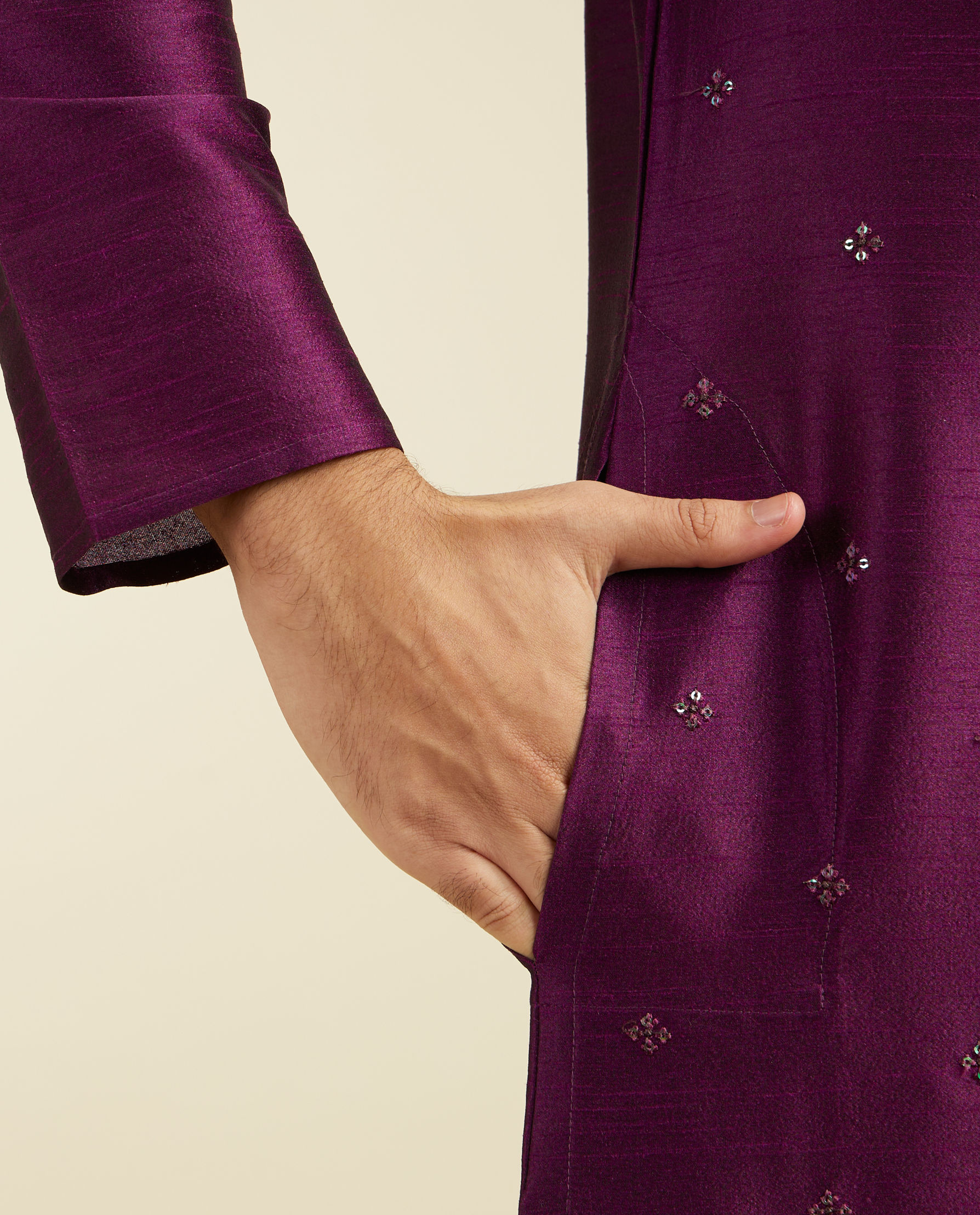 alt message - Diwas Men Royal Purple Sequin Embellished Kurta image number 3