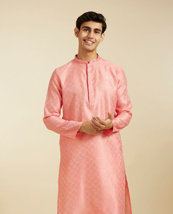 alt message - Diwas Men Flamingo Pink Jaal Patterned Kurta image number 0