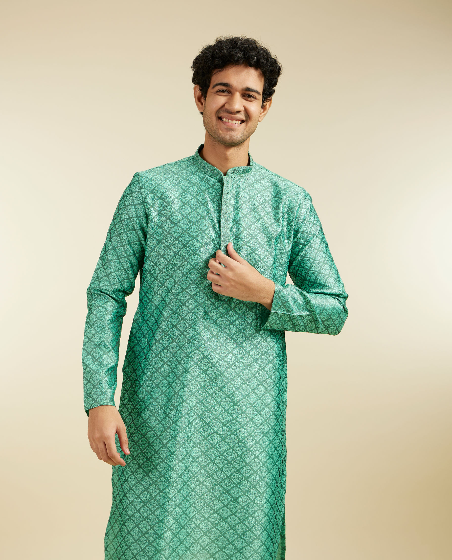 alt message - Diwas Men Soft Green Jaal Patterned Kurta image number 0