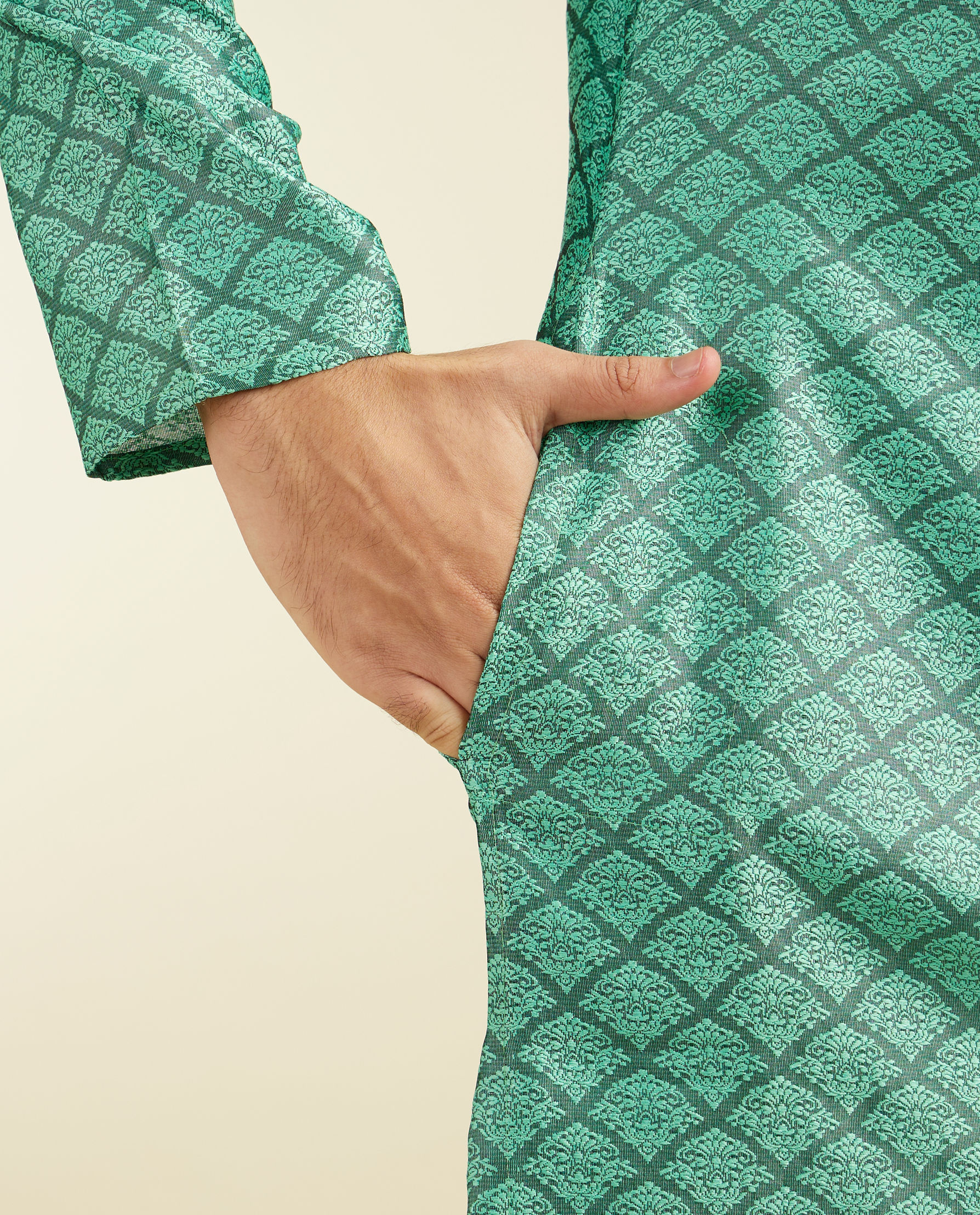 alt message - Diwas Men Soft Green Jaal Patterned Kurta image number 3