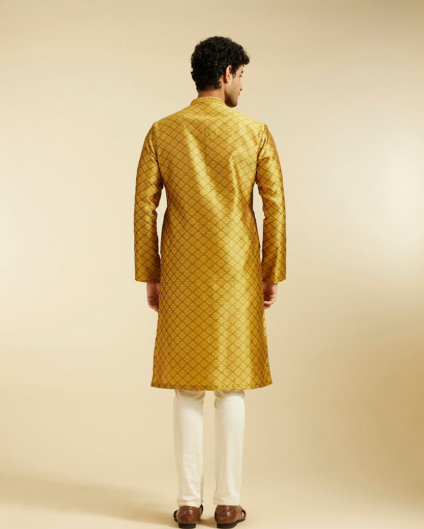 alt message - Diwas Men Mustard Yellow Jaal Patterned Kurta image number 4