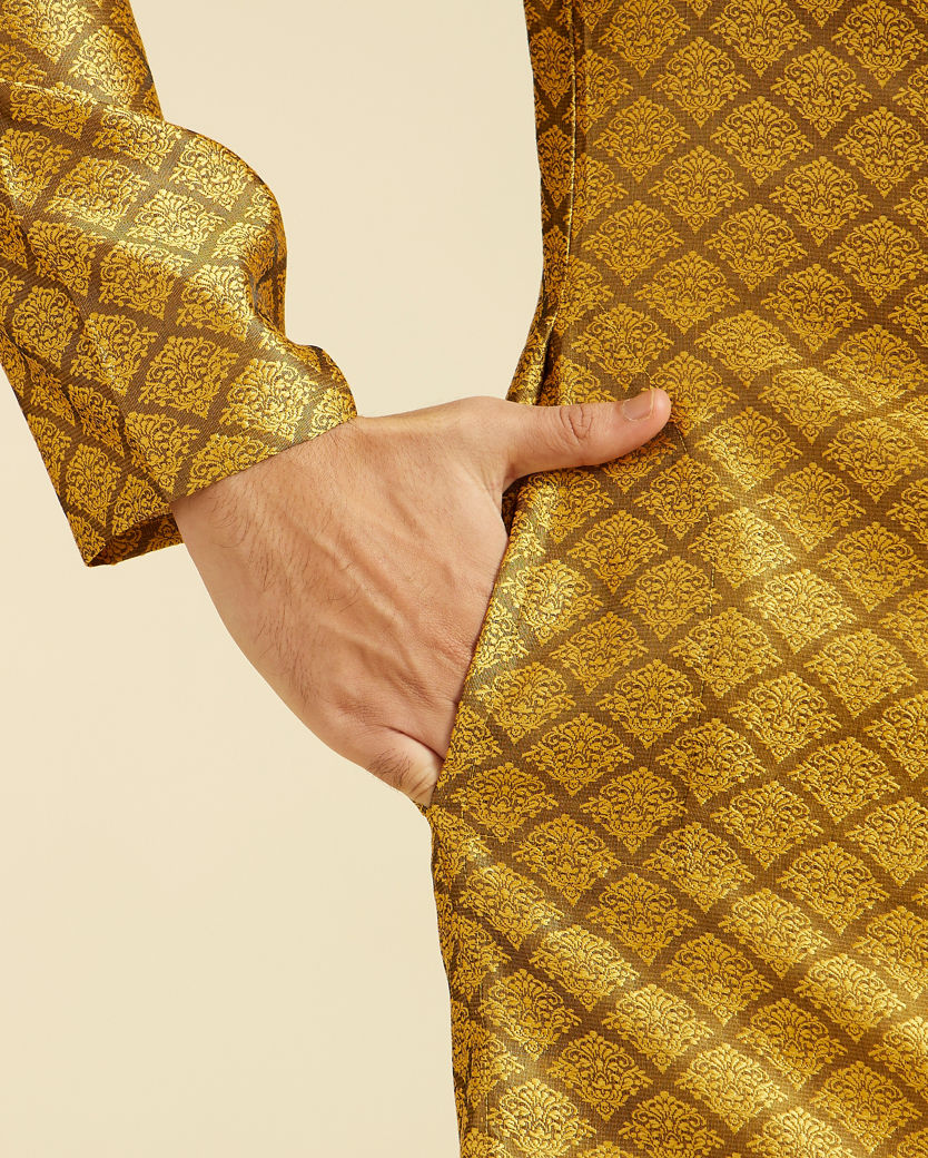 alt message - Diwas Men Mustard Yellow Jaal Patterned Kurta image number 3