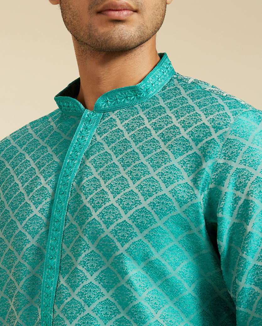 alt message - Diwas Men Turquoise Blue Jaal Patterned Kurta image number 1