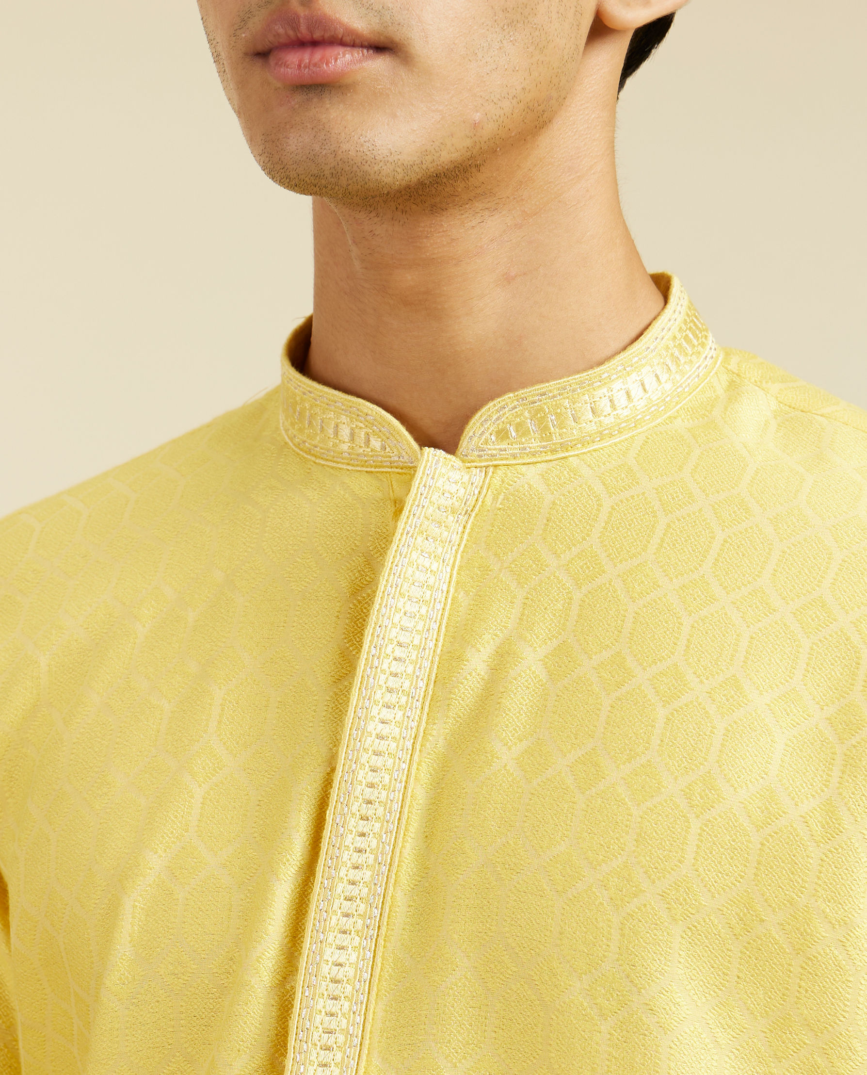 alt message - Diwas Men Sunshine Yellow Honeycomb Patterned Kurta image number 1