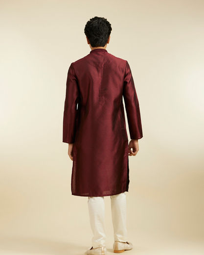 Diwas Men Maroon Red Grid Patterned Kurta with Embroidered Neckline