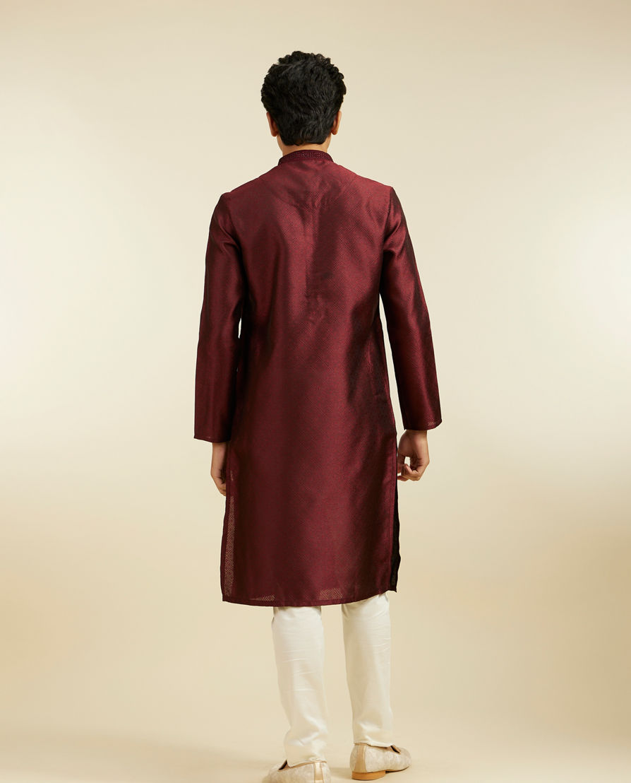 Diwas Men Maroon Red Grid Patterned Kurta with Embroidered Neckline