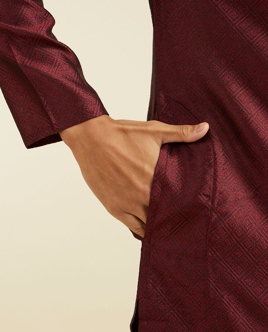 Diwas Men Maroon Red Grid Patterned Kurta with Embroidered Neckline
