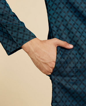 Diwas Men Teal Green Grid Patterned Kurta