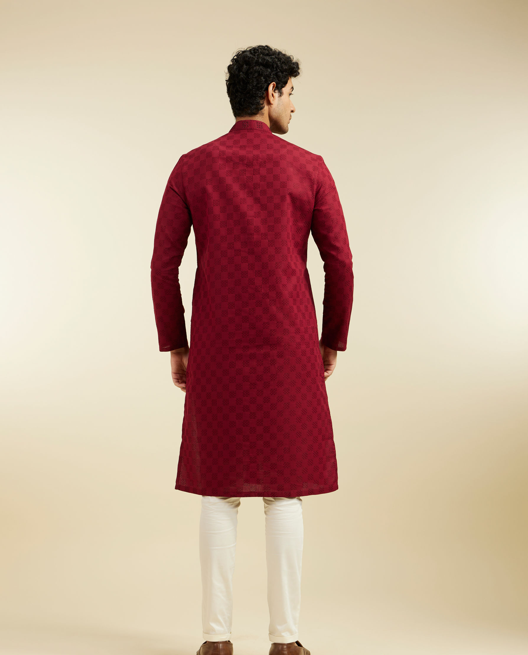 alt message - Diwas Men Maroon Grid Kurta with Embroidered Placket image number 4