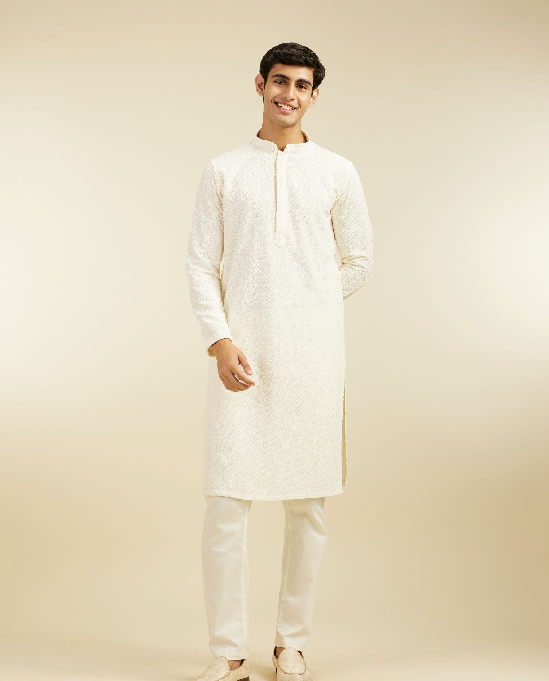 Diwas Men Cream White Chikankari Kurta with Sequin