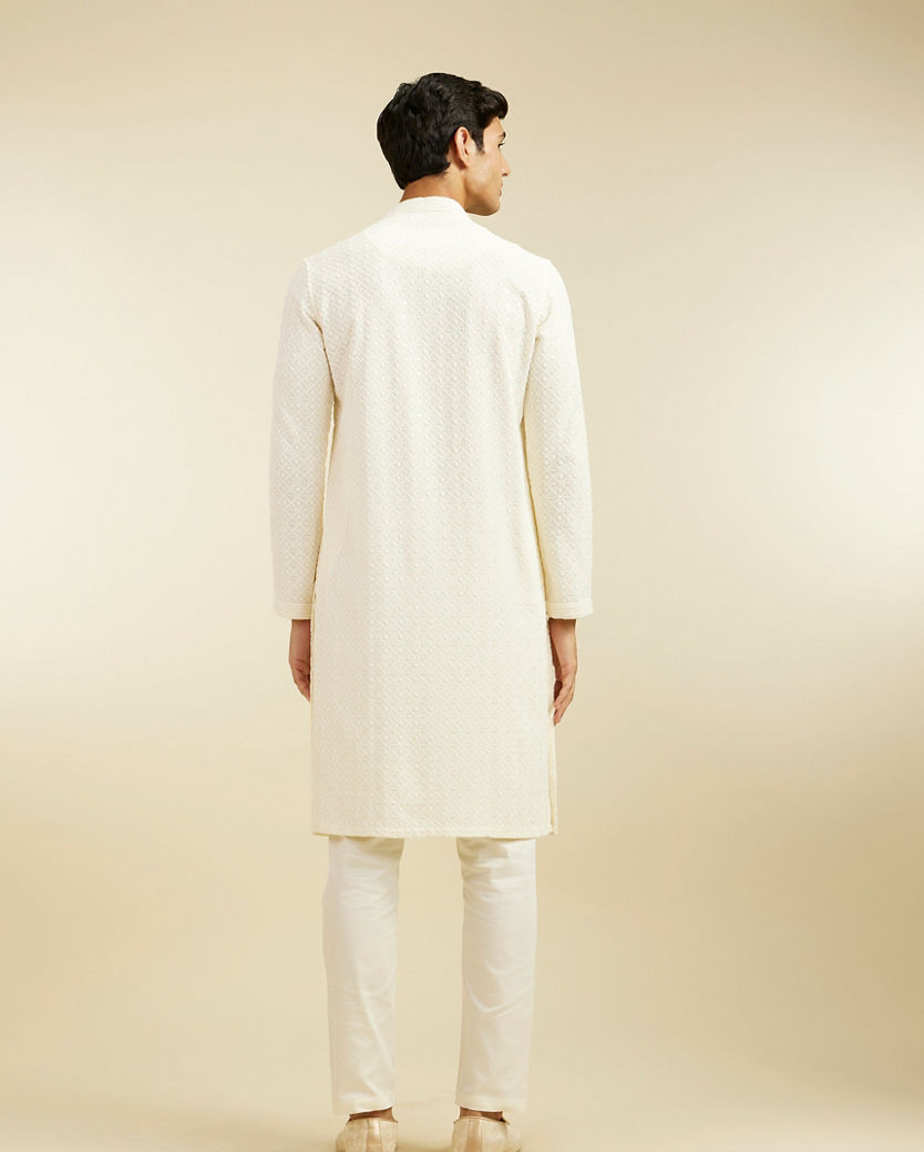 alt message - Diwas Men Cream White Chikankari Kurta with Sequin image number 4