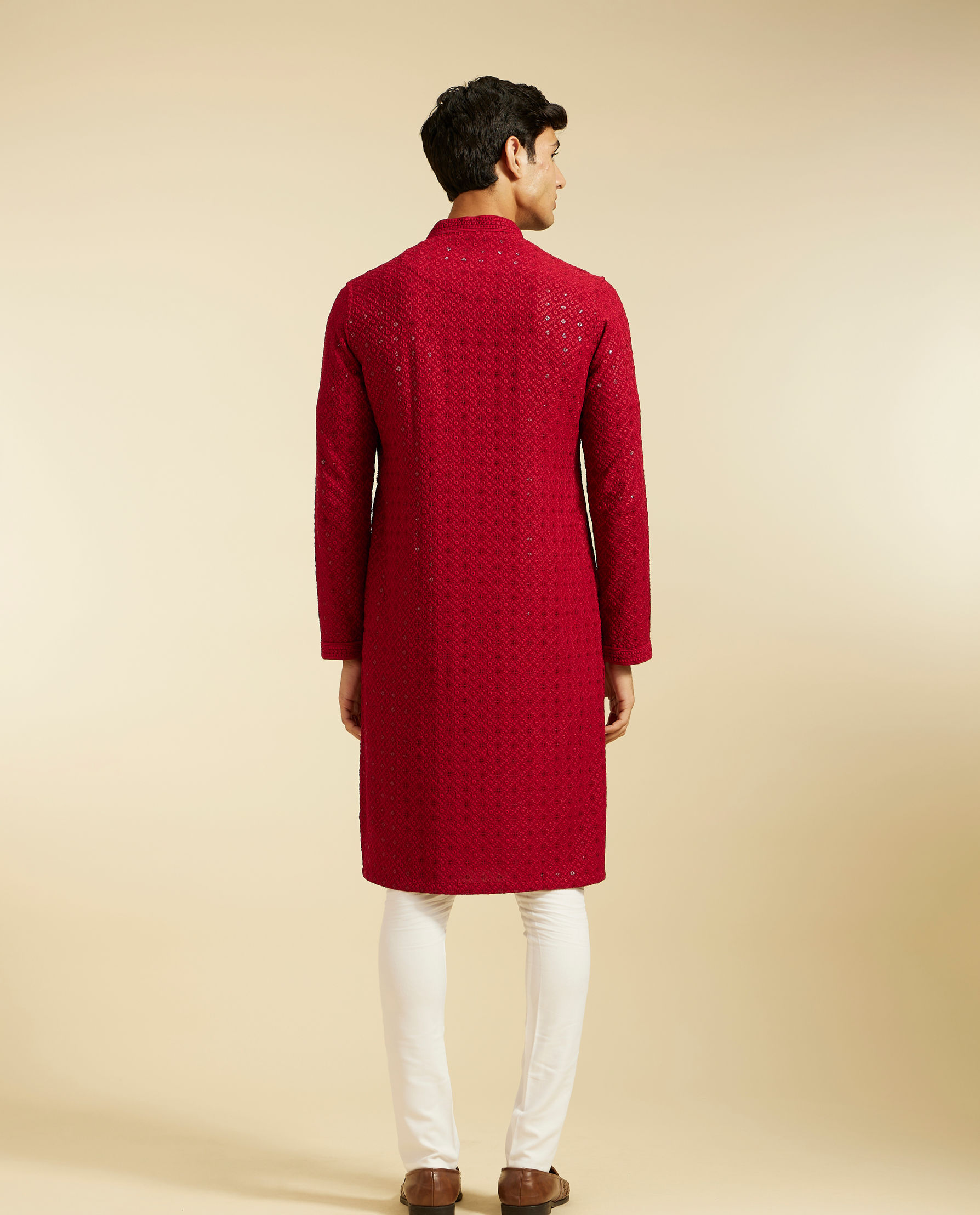 alt message - Diwas Men Maroon Red Chikankari Kurta with Sequin image number 3