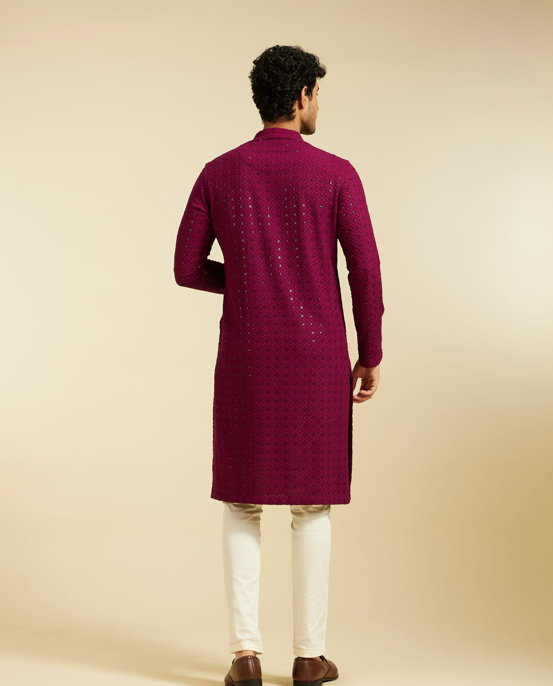 alt message - Diwas Men Wine Red Chikankari Kurta with Sequin image number 4