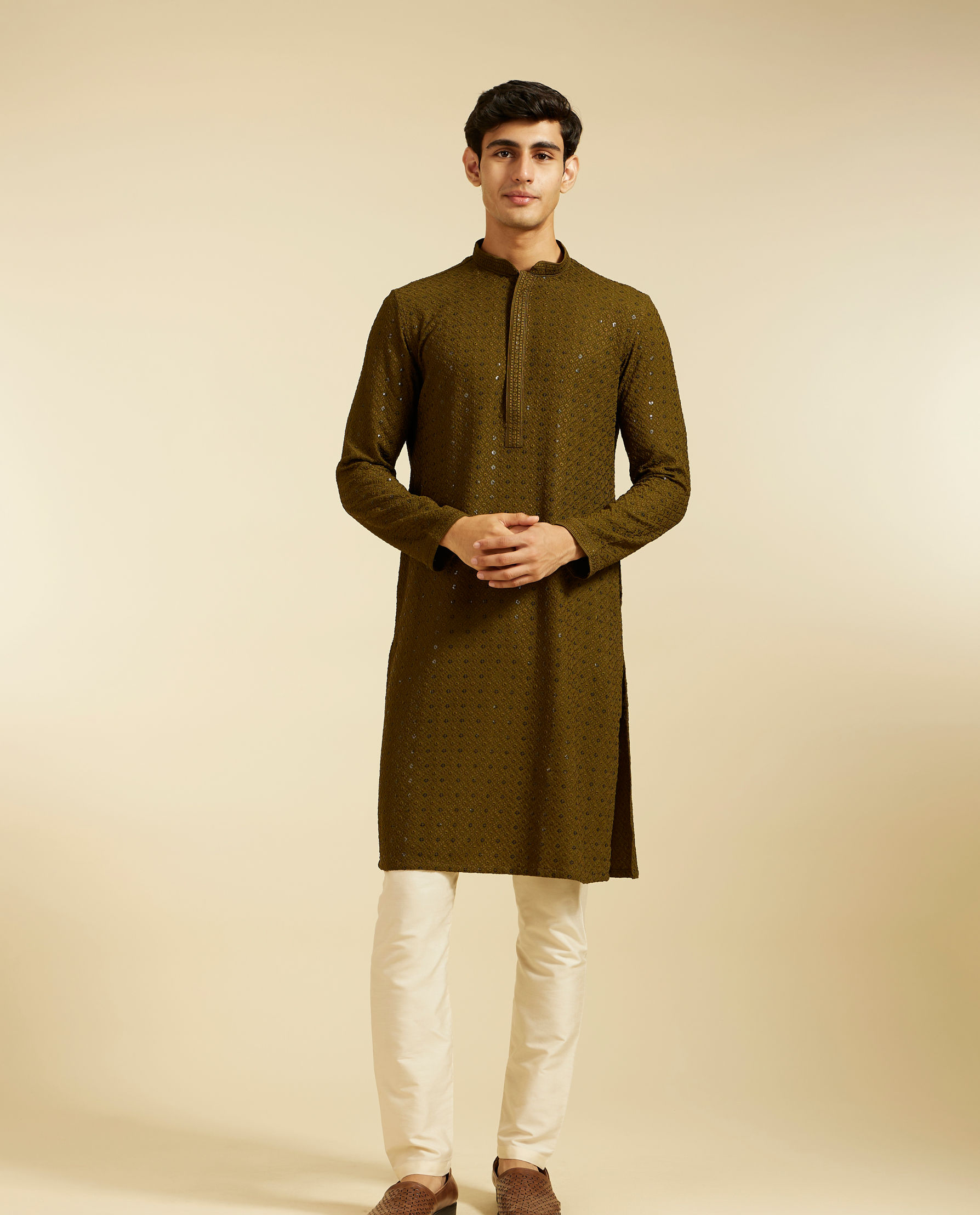 alt message - Diwas Men Olive Green Chikankari Kurta with Sequin image number 2