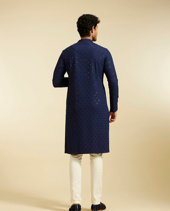 alt message - Diwas Men Navy Blue Chikankari Kurta image number 4