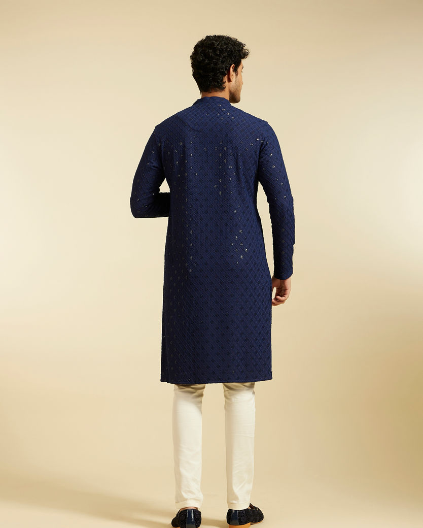 alt message - Diwas Men Navy Blue Chikankari Kurta image number 4