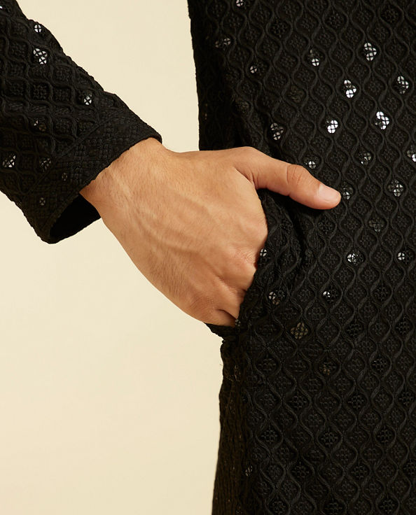 alt message - Diwas Men Midnight Black Chikankari Kurta With Sequins image number 3