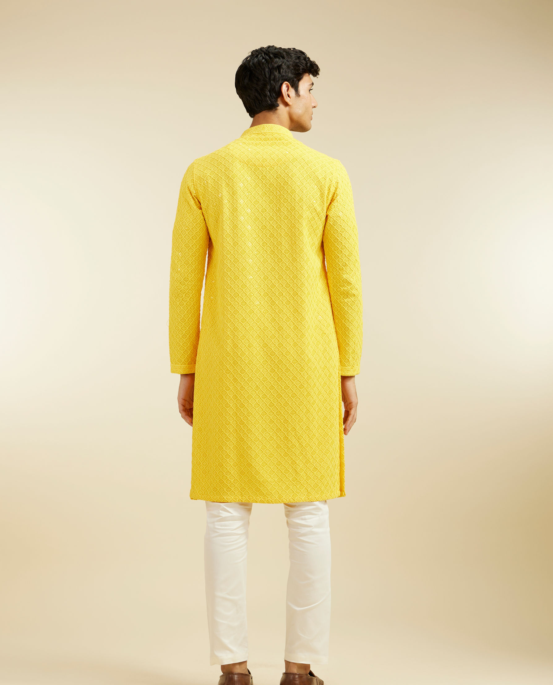 alt message - Diwas Men Sunshine Yellow Chikankari Kurta With Sequins image number 4